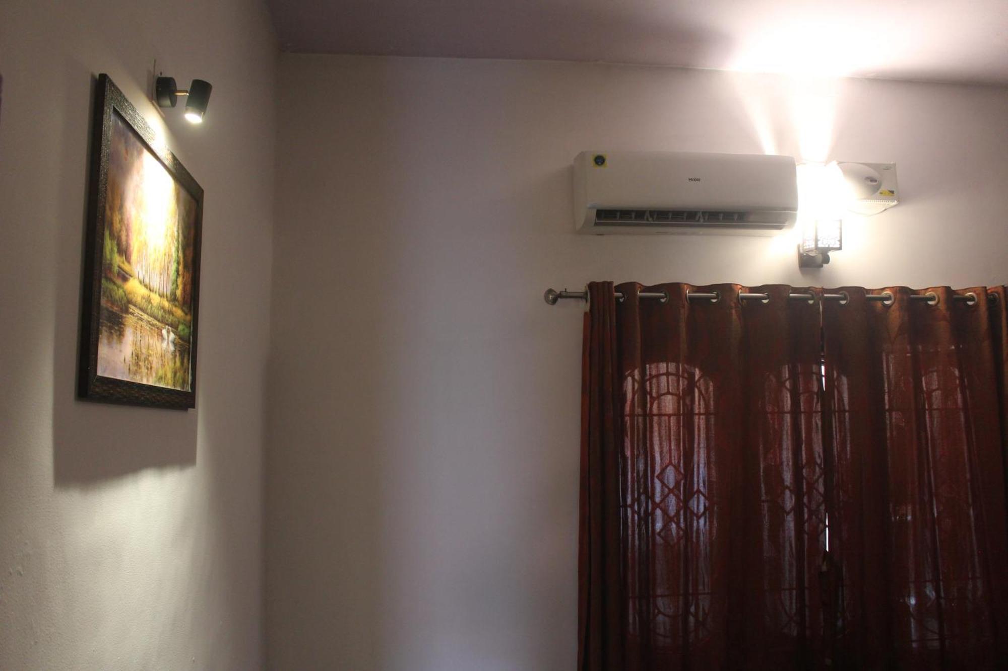 Tropical Villa Homestay 门格洛尔 外观 照片